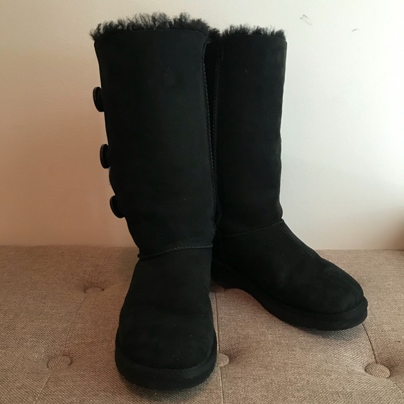 ugg bailey button triplet black